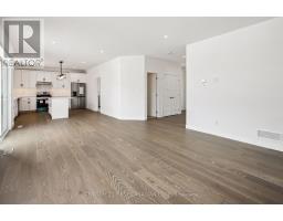 30 SPRUCE CRESCENT N - 12