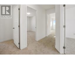 30 SPRUCE CRESCENT N - 23