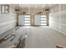 30 SPRUCE CRESCENT N - 29