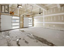 30 SPRUCE CRESCENT N - 31