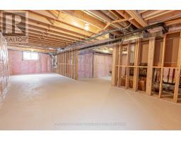 30 SPRUCE CRESCENT N - 32
