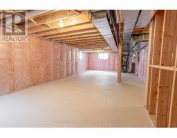 30 SPRUCE CRESCENT N - 33