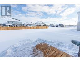 30 SPRUCE CRESCENT N - 36