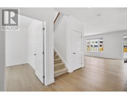 30 SPRUCE CRESCENT N - 5