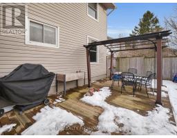 949 FARNHAM PLACE - 32