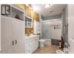 7118 WALKERS DRIVE - 34