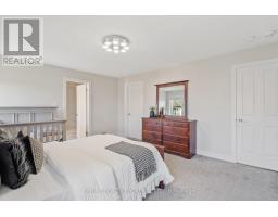 1552 SANDRIDGE AVENUE - 23