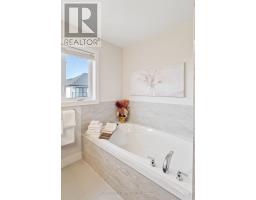 1552 SANDRIDGE AVENUE - 27