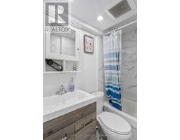 1552 SANDRIDGE AVENUE - 41