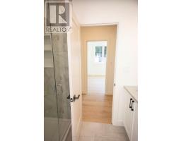 6 - 430 HEAD STREET N - 27