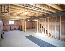 6 - 430 HEAD STREET N - 30