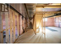6 - 430 HEAD STREET N - 32
