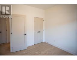 6 - 430 HEAD STREET N - 8