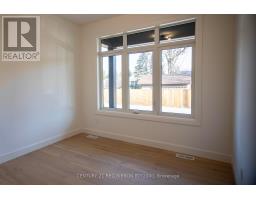 6 - 430 HEAD STREET N - 9