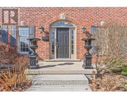 43 STONERIDGE CRESCENT - 2