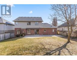 43 STONERIDGE CRESCENT - 38