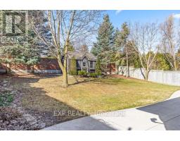 43 STONERIDGE CRESCENT - 41