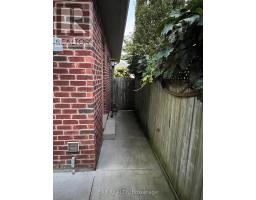 43 STONERIDGE CRESCENT - 46