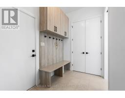 490 EAGLETRACE DRIVE - 32