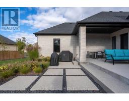 490 EAGLETRACE DRIVE - 44