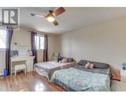 29 - 847 SOUTHDALE ROAD E - 17