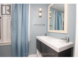 666 LORNE AVENUE - 23