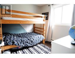 27 ANNE STREET E - 11