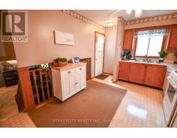 115 SPEIGHT CRESCENT - 13