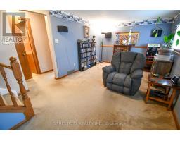115 SPEIGHT CRESCENT - 24