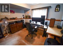 115 SPEIGHT CRESCENT - 28