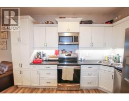 35 WILLIS AVENUE - 16