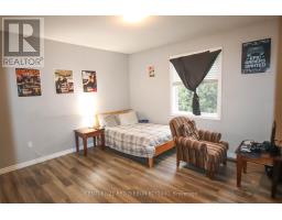 35 WILLIS AVENUE - 20