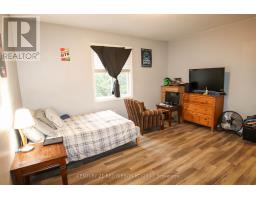 35 WILLIS AVENUE - 21