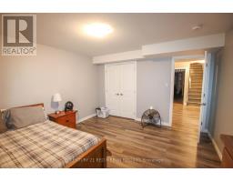 35 WILLIS AVENUE - 30