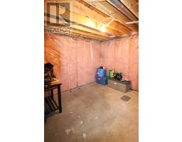35 WILLIS AVENUE - 32