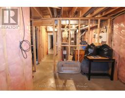 35 WILLIS AVENUE - 33