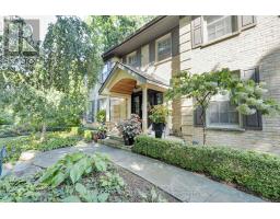 129 WYCHWOOD PLACE - 3