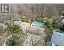 129 WYCHWOOD PLACE - 44