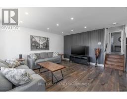 3 UPCOTT CRESCENT - 4