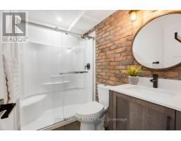 3 UPCOTT CRESCENT - 44