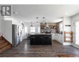 3 UPCOTT CRESCENT - 7