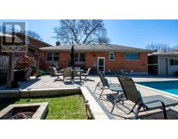 14 ADARE CRESCENT - 35