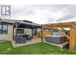 25 FEATHERS CROSSING - 38