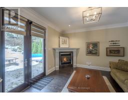 17 - 145 BASELINE ROAD E - 16