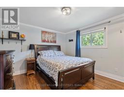 102 WELLESLEY CRESCENT - 19
