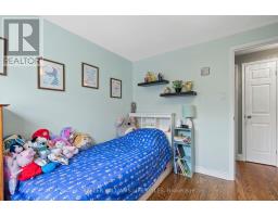 102 WELLESLEY CRESCENT - 24