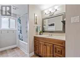102 WELLESLEY CRESCENT - 25