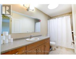 386 CHAMPLAIN AVENUE - 17