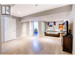 386 CHAMPLAIN AVENUE - 18