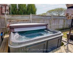 386 CHAMPLAIN AVENUE - 23